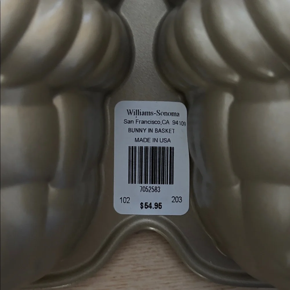 Williams Sonoma Nordic Ware Nonstick Cast Aluminum Easter Bunny Pan